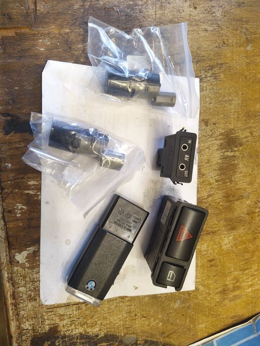 Ченджъри,копчета, конзоли и други части за Бмв