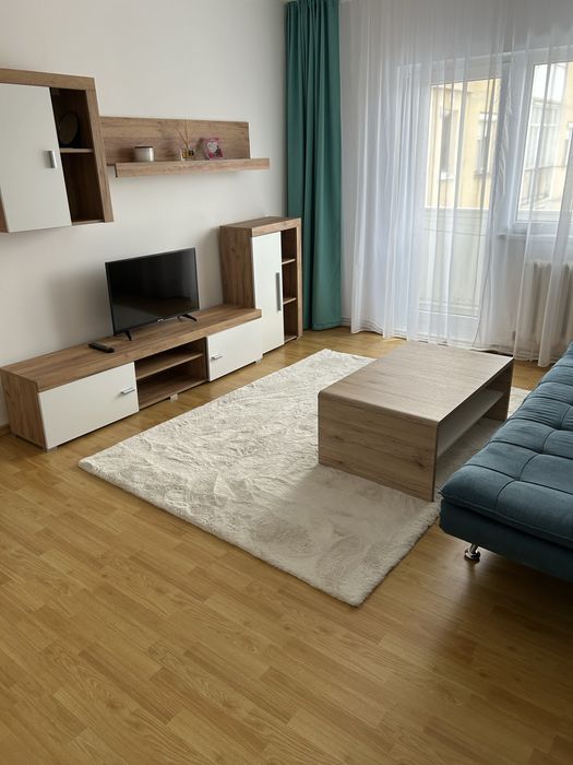 Vand apartament cu 3 camere