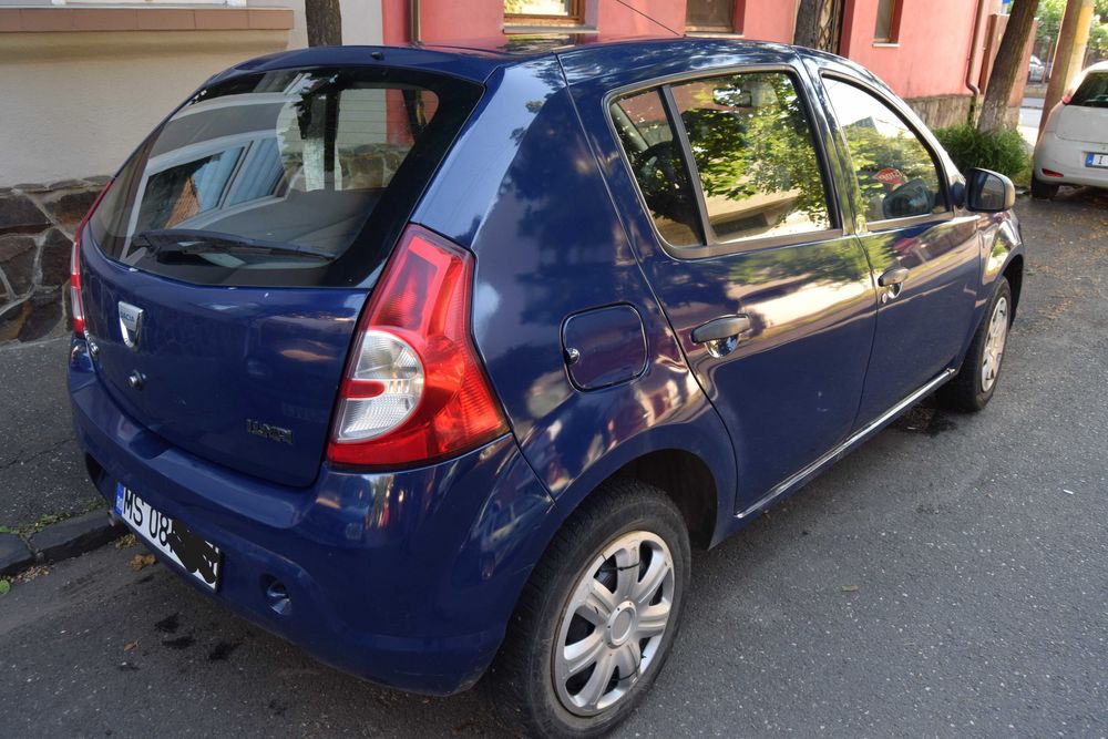 Vând Dacia Sandero 2008