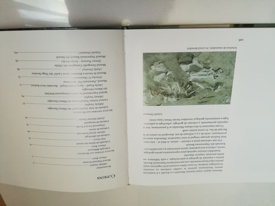 Carte muzeu educativ