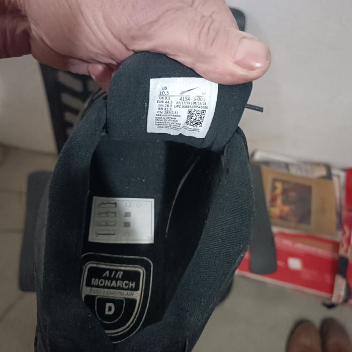 Маратонки NIKE air monarh