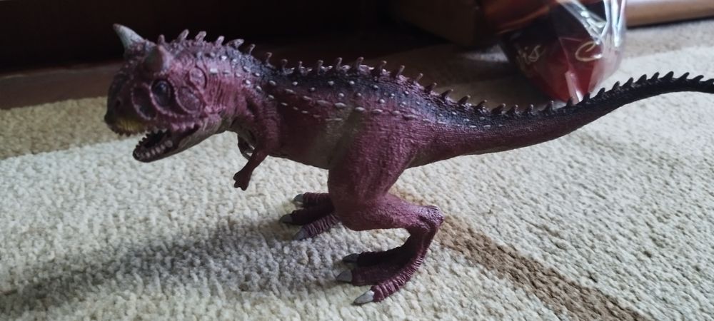 Продам карнотавра