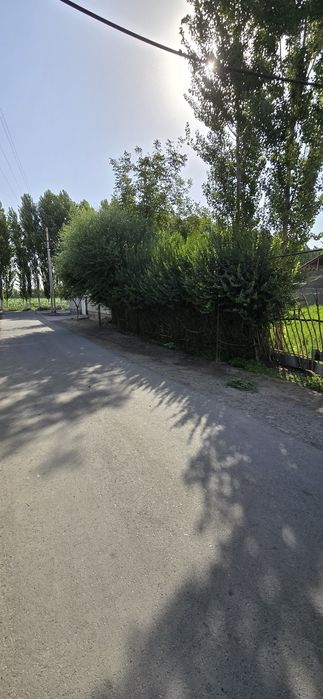 Yer uchastkasi sotiladi.4 sotixli. Narxini kelishamiz