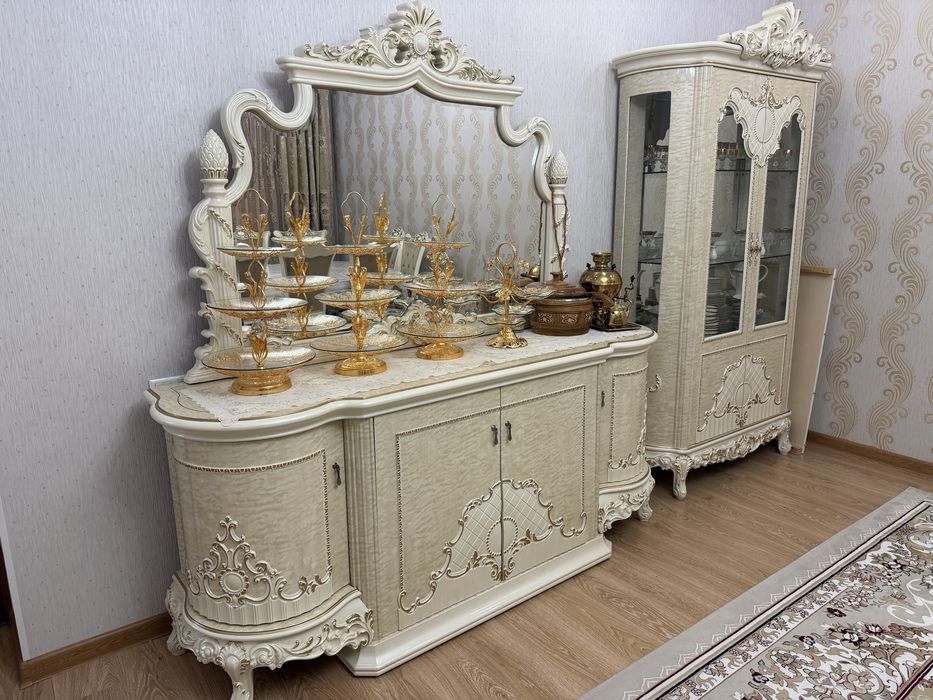 Гарнитур с комодом для зала