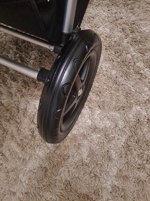 Продам фирменную коляску bugaboo cameleon