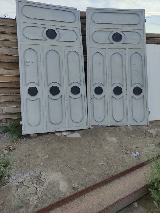 B/u Darvozalar sotiladi 2.4m X 2.4m. 7-mikr.tarafda