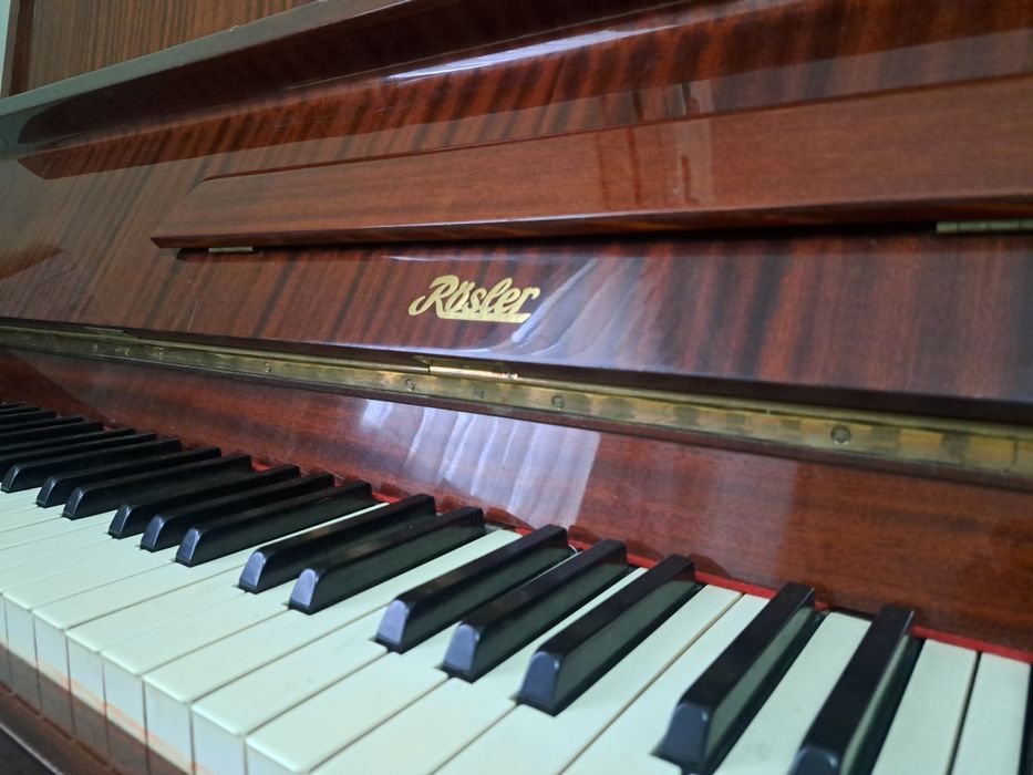 Продаётся пианино (фортепиано) Чешское   Rösler (Рёшлер)