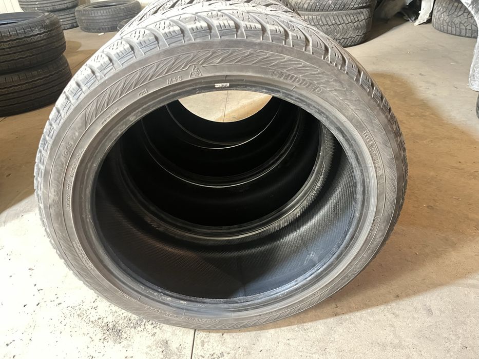 Зимние шины R18 235/45 Yokohama