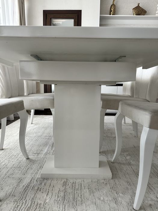 Стол со стульями