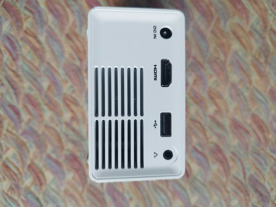 Mini proiector portabil LED PVO