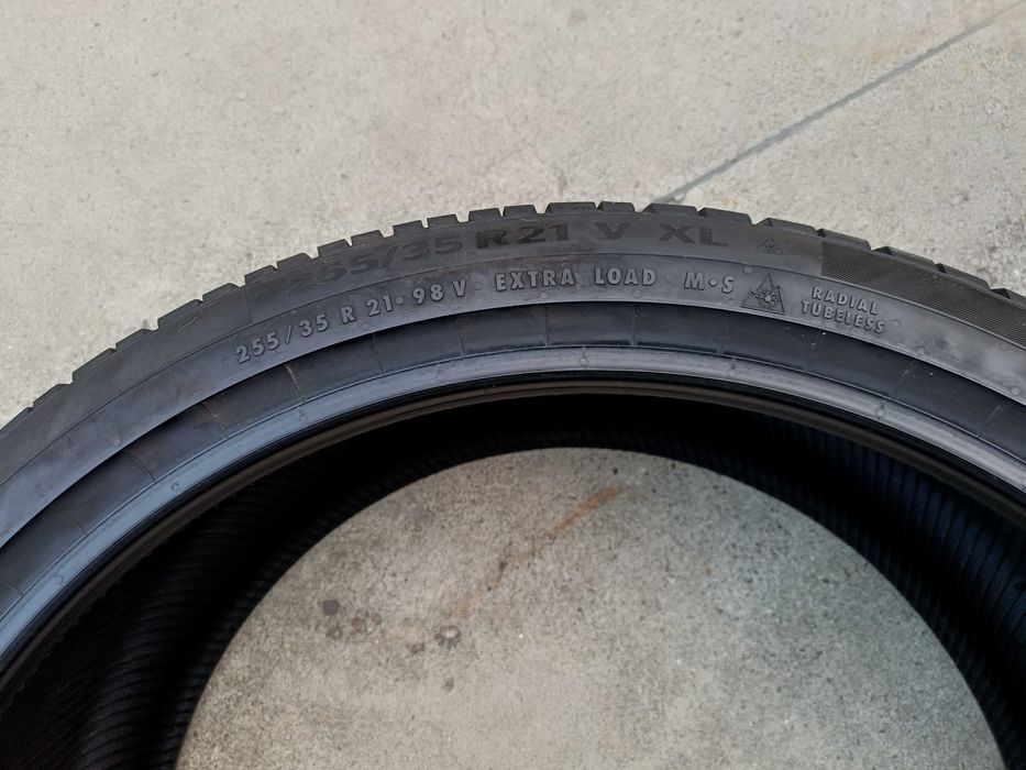 Doua anvelope iarna 255 35 21 continental wintercontact TS 860S profil 7,5 mm
