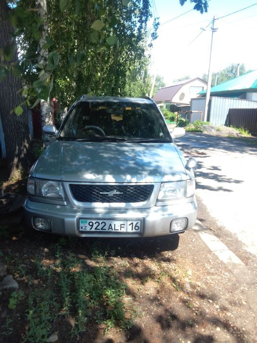 Субару форестер в хорошем состояний