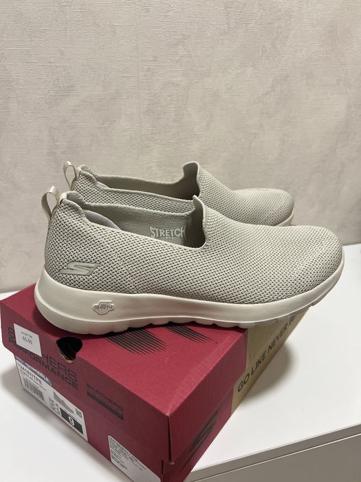 Продам кроссовки Skechers 40-41 размера