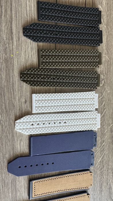 Продавам нови HUBLOT каишки от висококачествен каучук' и закопчаване