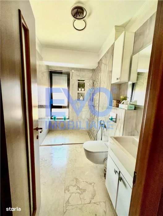 Apartament 5 camere, tip duplex, 2 locuri de parcare, 2 bai, Pacurari