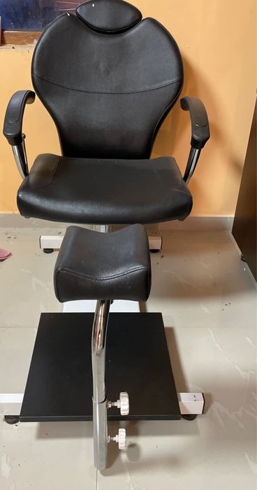 Post & scaune barber,scaun pedichiura,masa manichiura,scaun coafor