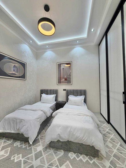 Срочно Продам 3х комн 3/7  Паркентский ЖК Оксарой Делюкс !!