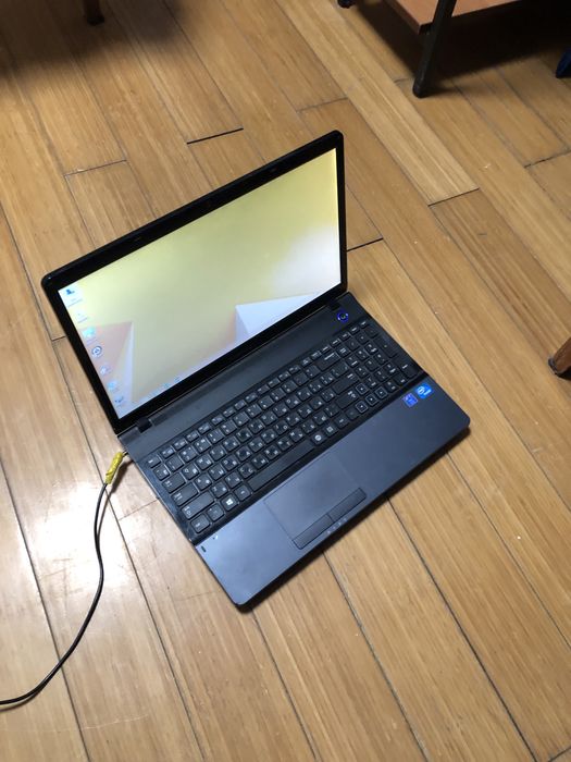 Срочно продам ноут samsung звоните могу привезти