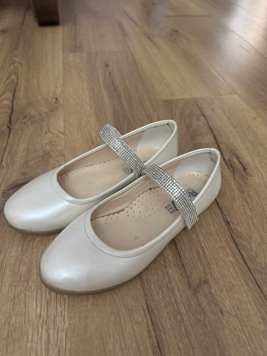 Детские нарядные туфли