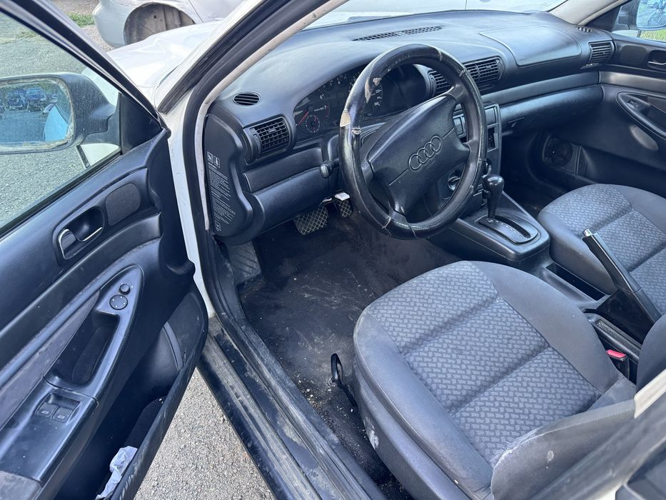 Audi a4 b5 1.6i 101hp 1998г На Части