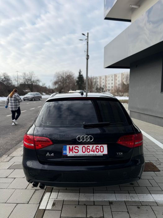 Vând Audi a 4,B.8
