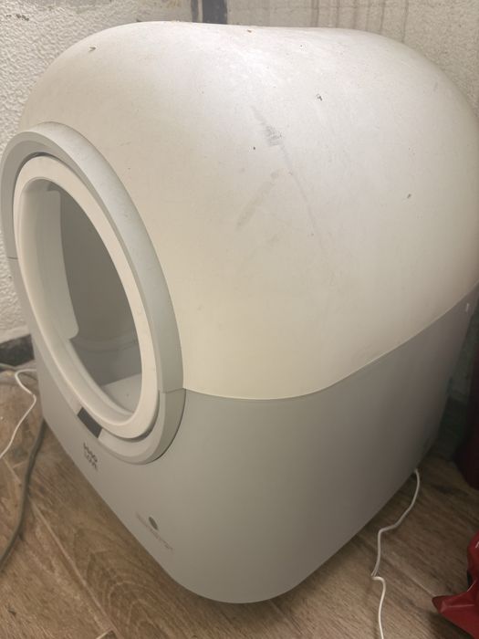 Автоматична котешка тоалетна