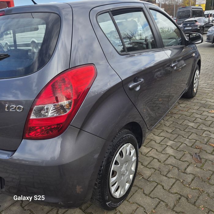 HYUNDAI i20 2011 — imagine 5