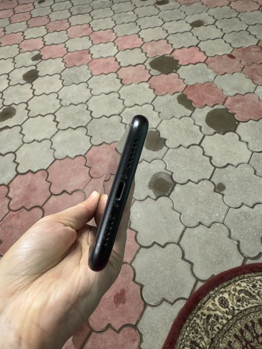 Продам iPhone XR 128 GB