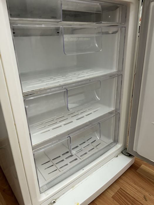 СРОЧНО продам холодильник LG
