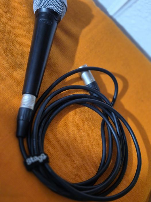 Microfon shure Model 8700 cu cablu