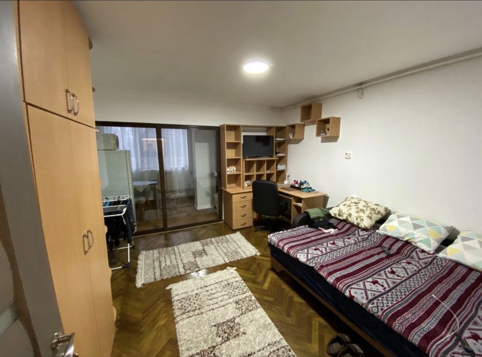 Inchiriez garsoniera Aleea Carpati