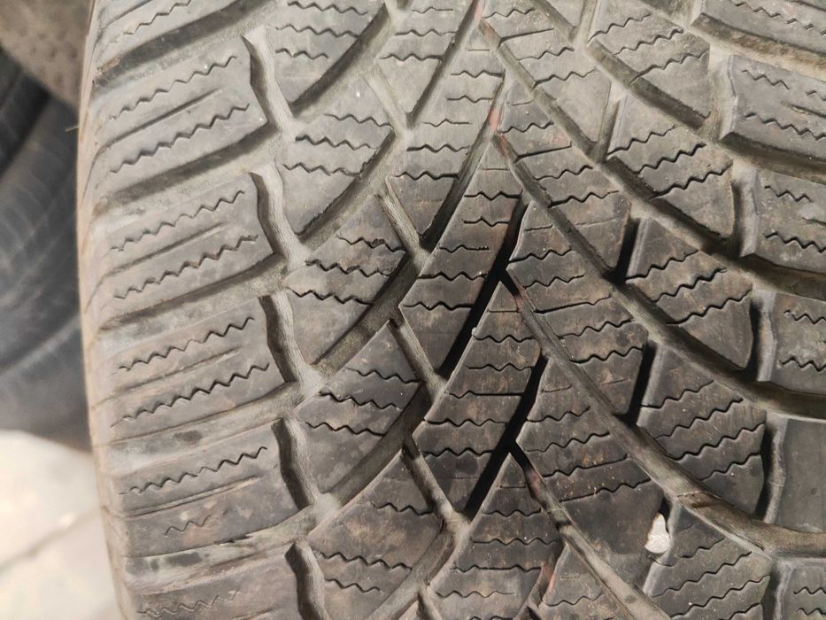 2бр.зимни гуми 215/70/16 Bridgestone