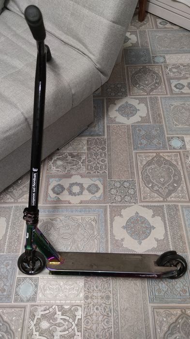 Трюковой самокат Metro.