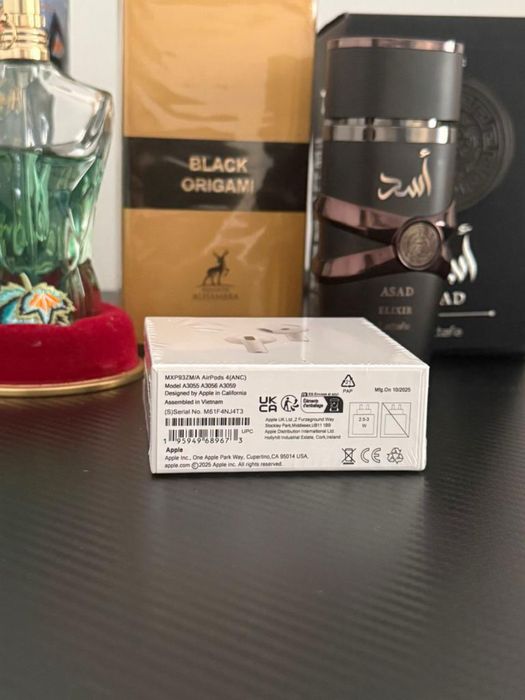 Airpods 4 ANC noi sigilate