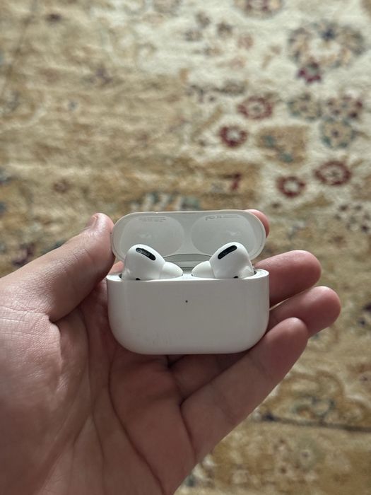 Airpods Pro (1 поколения)