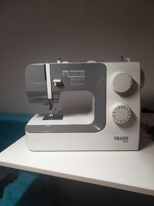 Masina de cusut Silver 303