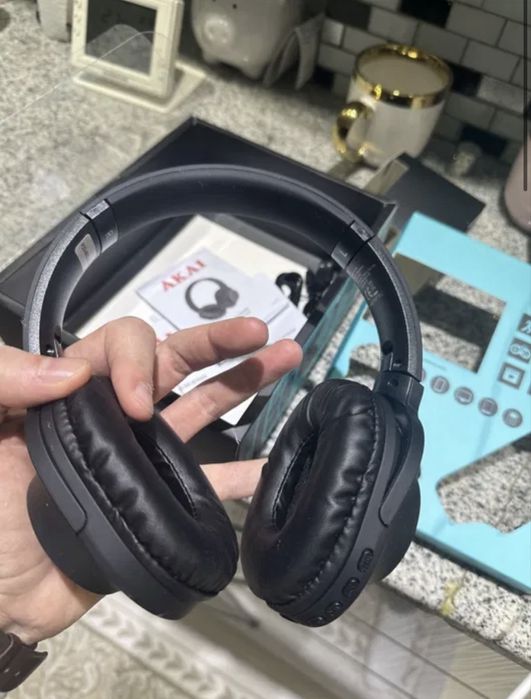 Casti muzica fara fir Akai noi