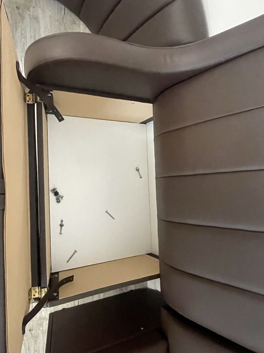 Colțar nou, fara defecte sau urme de uzura