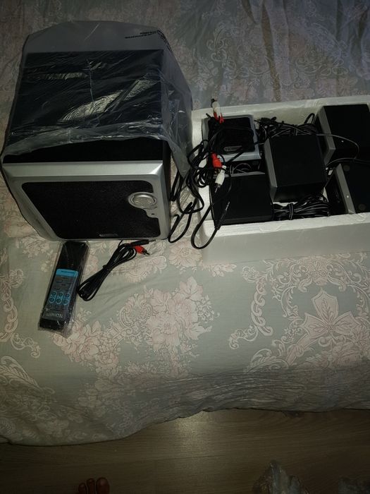 Subufer cu boxe nou in cutie.