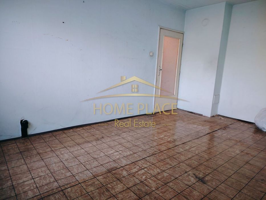 Двустаен апартамент за ремонт