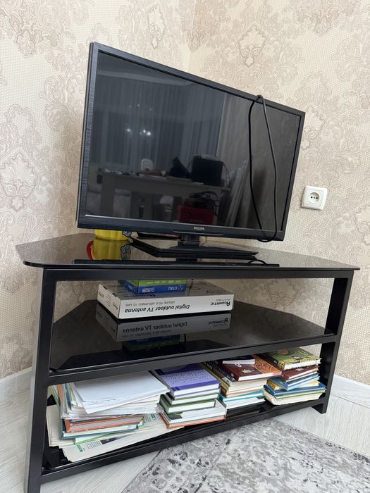 Телевизор с подставкой