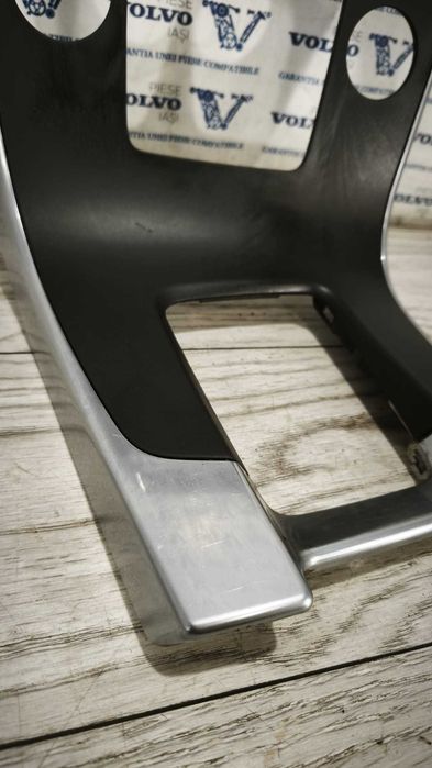 Consola centrala Rama cromata VOLAN STANGA VOLVO S60 V60 2010 - 2016