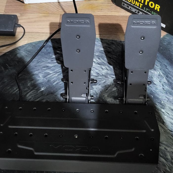 Игровой руль Moza r3