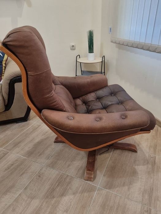 Страхотно антикварно шведски стилно кресло