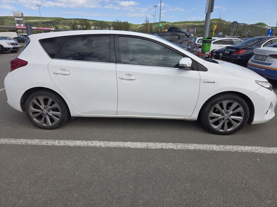 Toyota auris hybrid 2013 de vinzare