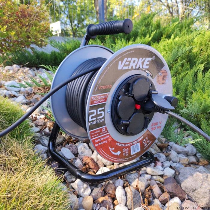 Rola prelungitor cablu cu cadru metalic 25 metri 3 x 2,5 mm Verke