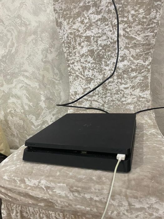 Продам плэйстэйшн 4 слим