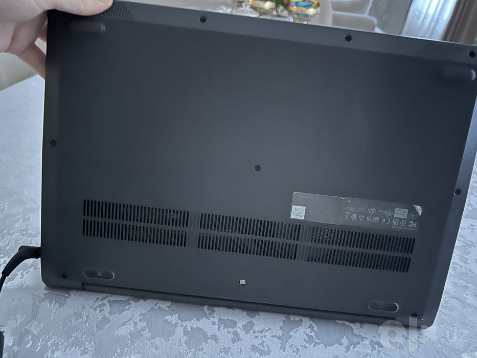 Lenovo noutbook sotiladi