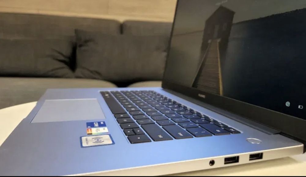 Laptop Huawei d15 I3