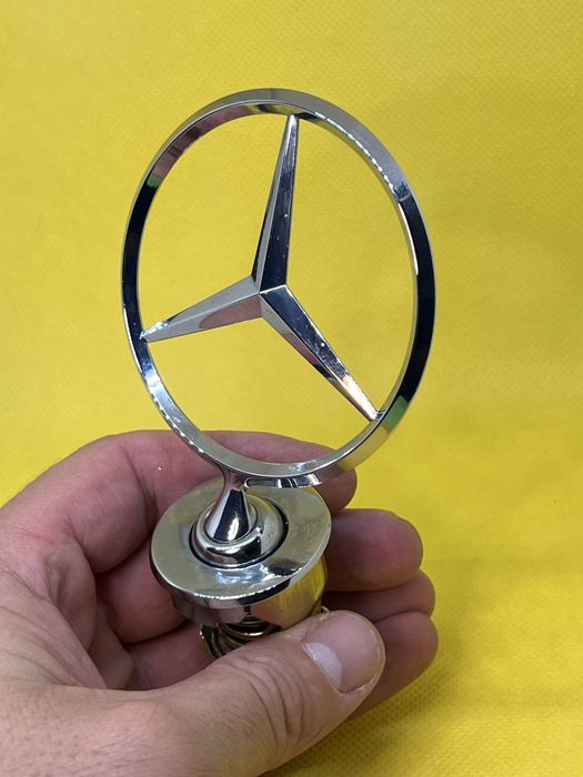 Мерцедес Емблема